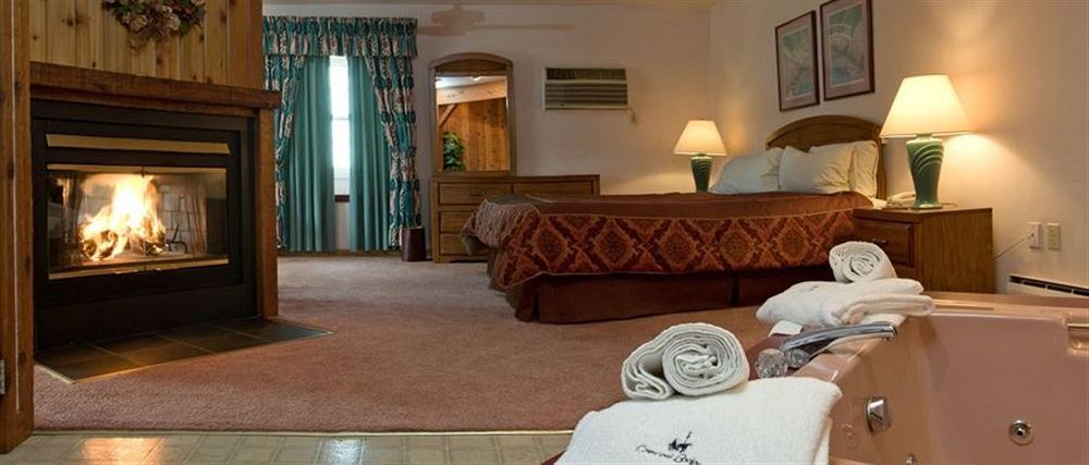 Crescent Lodge & Country Inn (Adults Only) Cresco Екстериор снимка